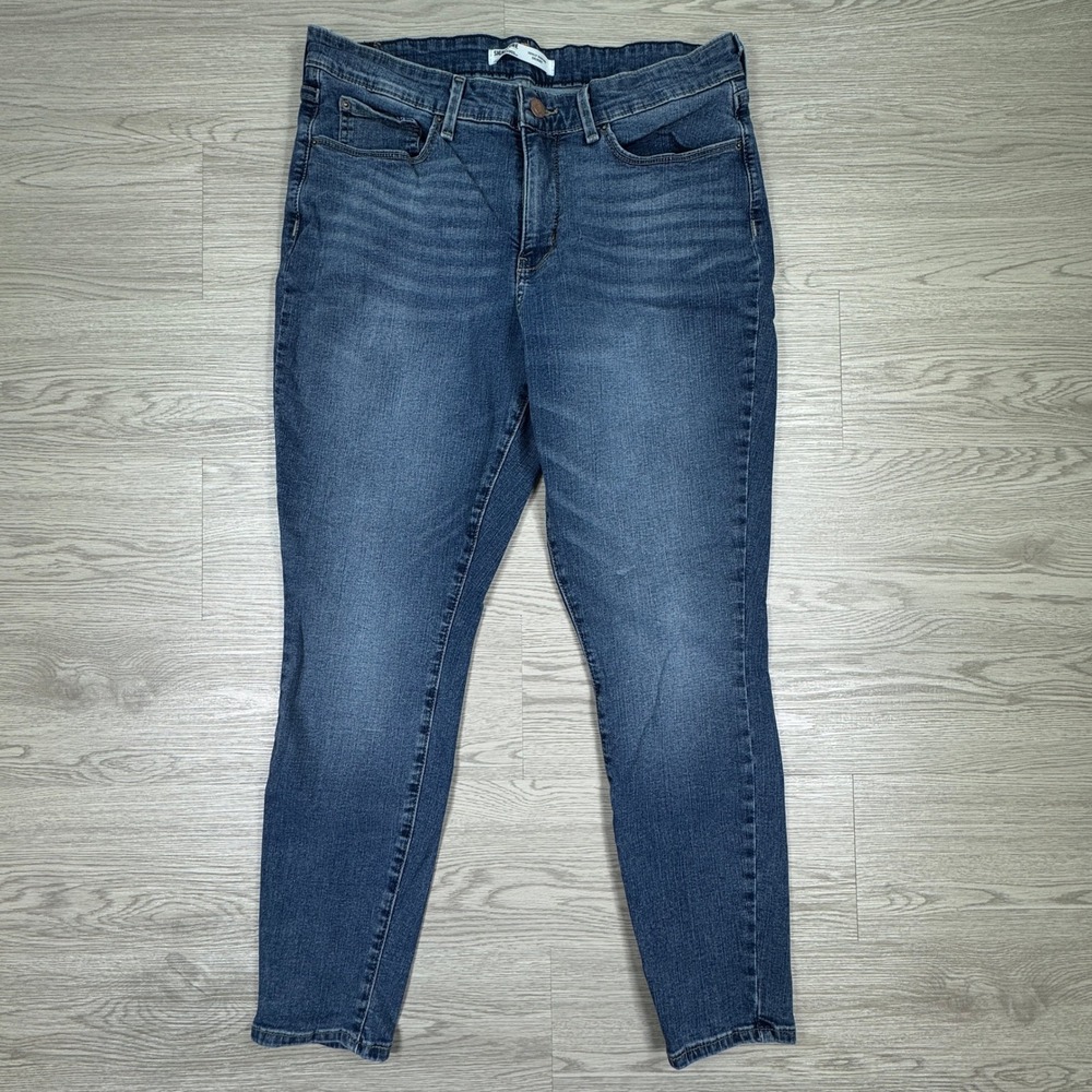 Signature Levi Strauss Women's Jeans Totally Shaping Skinny Blue 14S W32‎ L28